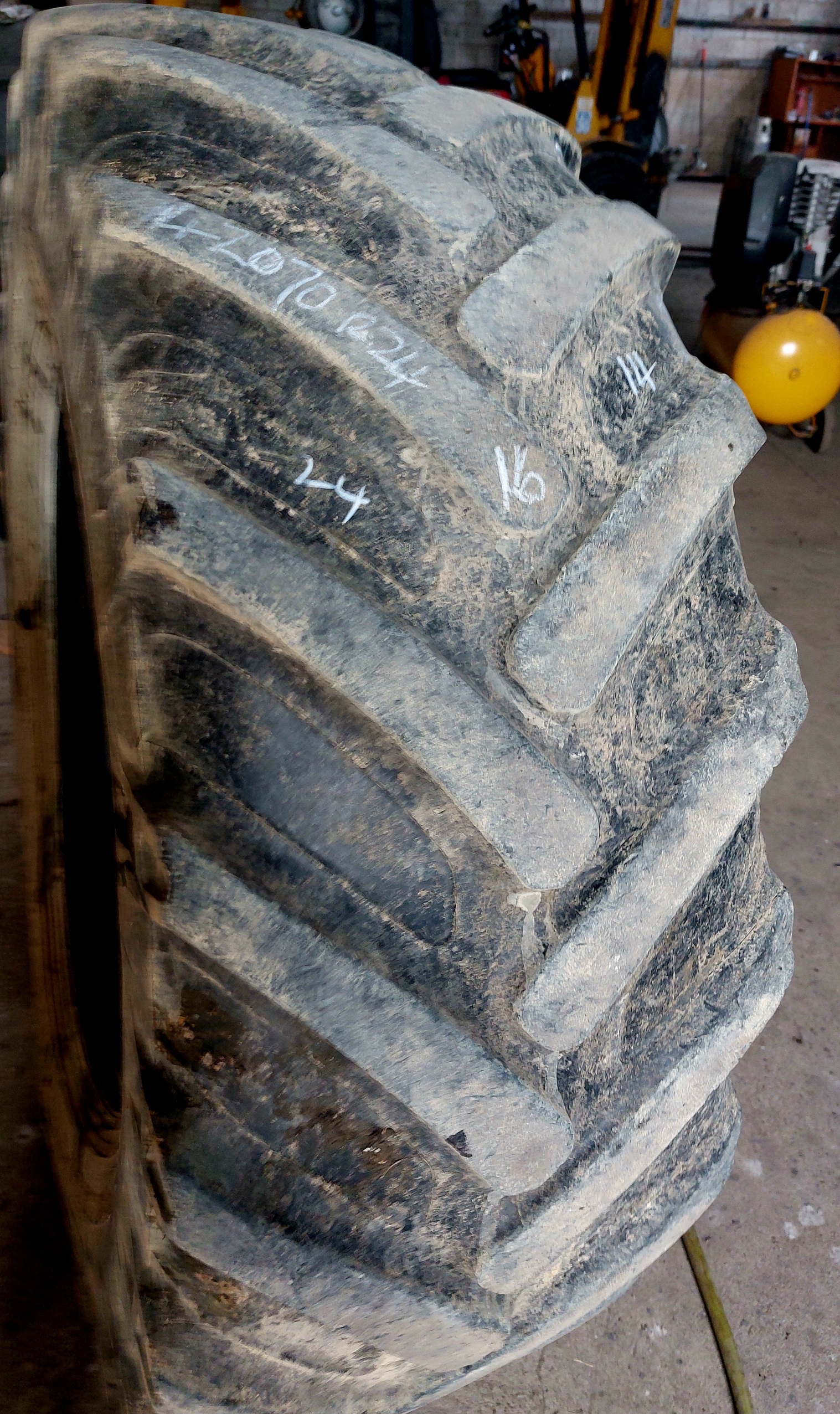Tyre Image 2