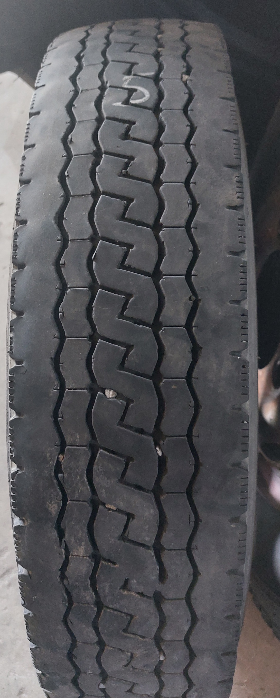 Tyre Image 2