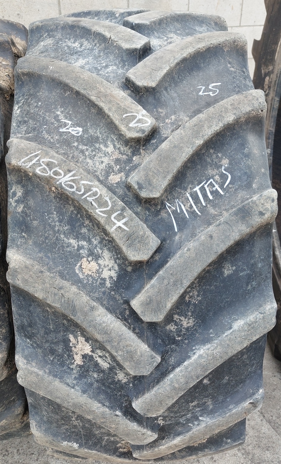 Tyre Image 3