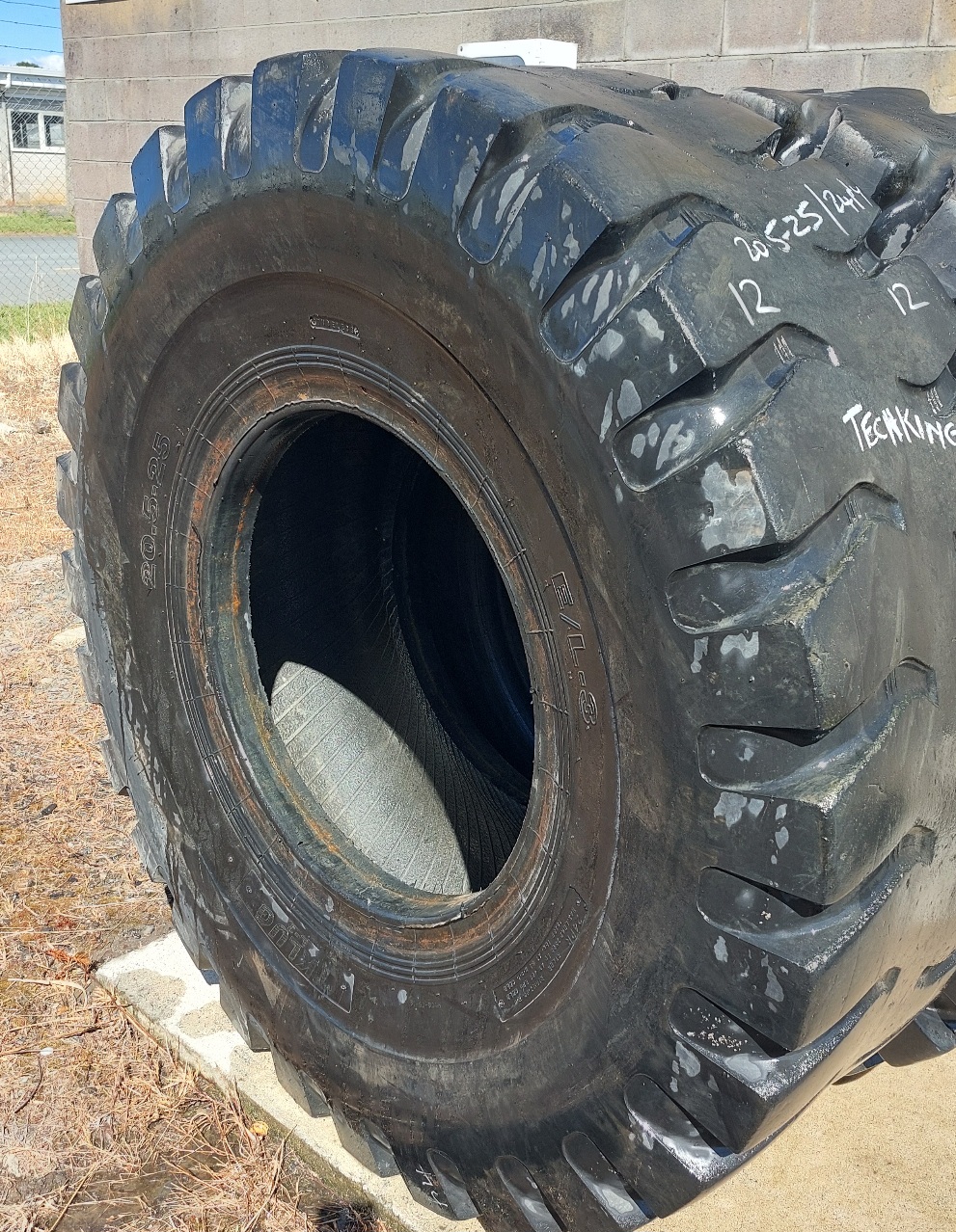 Tyre Image 2