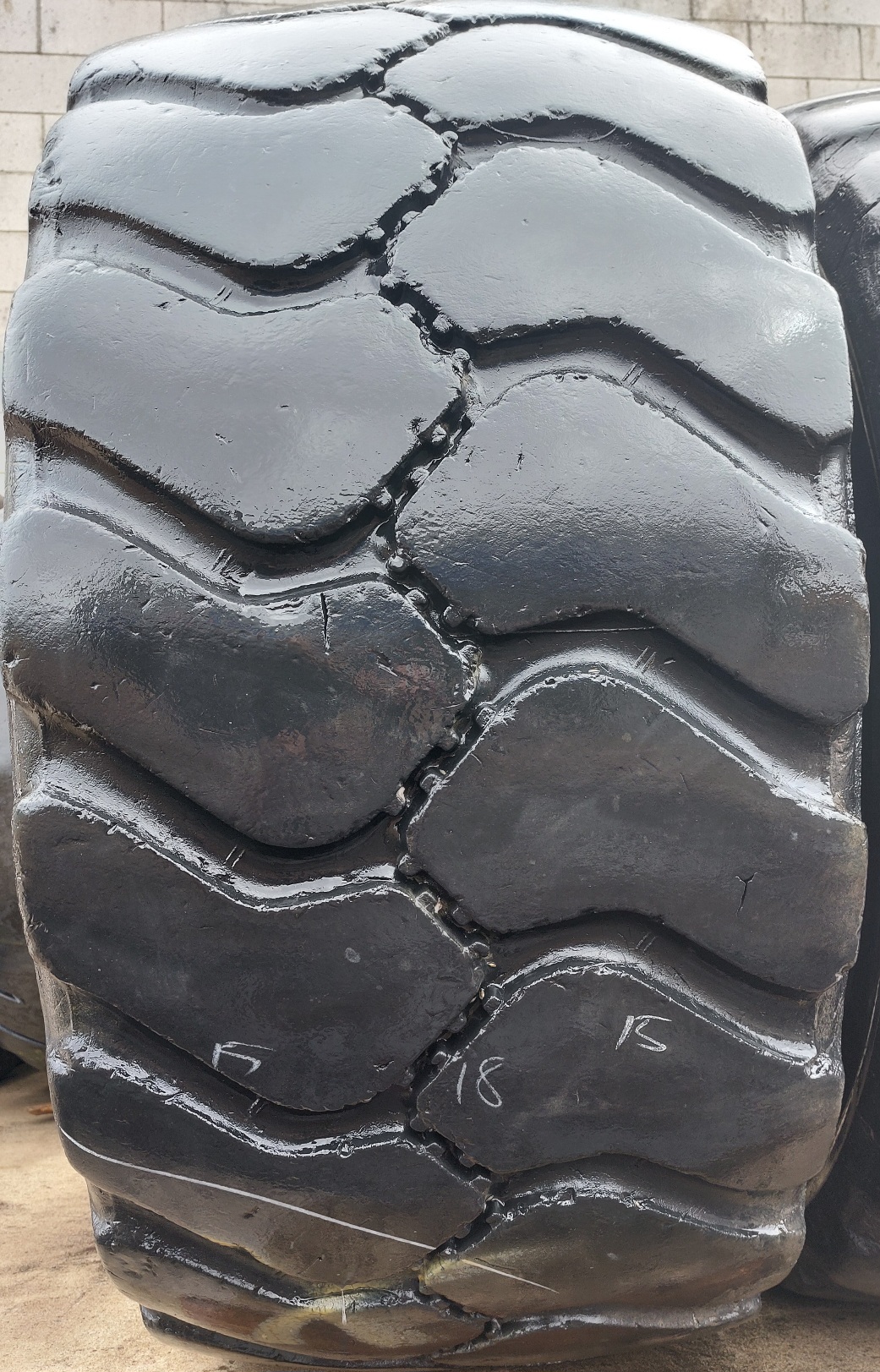 Tyre Image 2