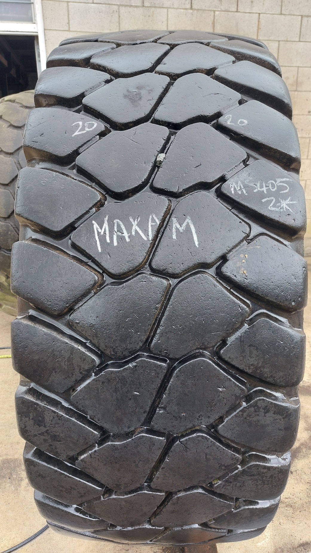Tyre Image 2