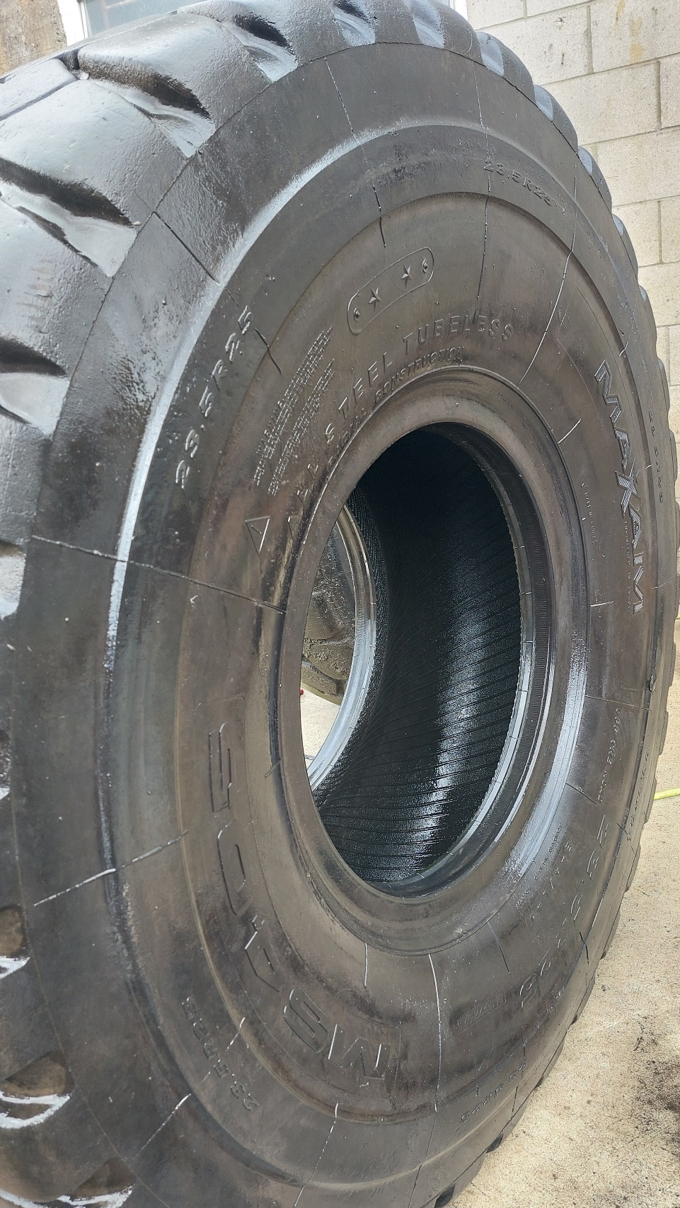 Tyre Image 3