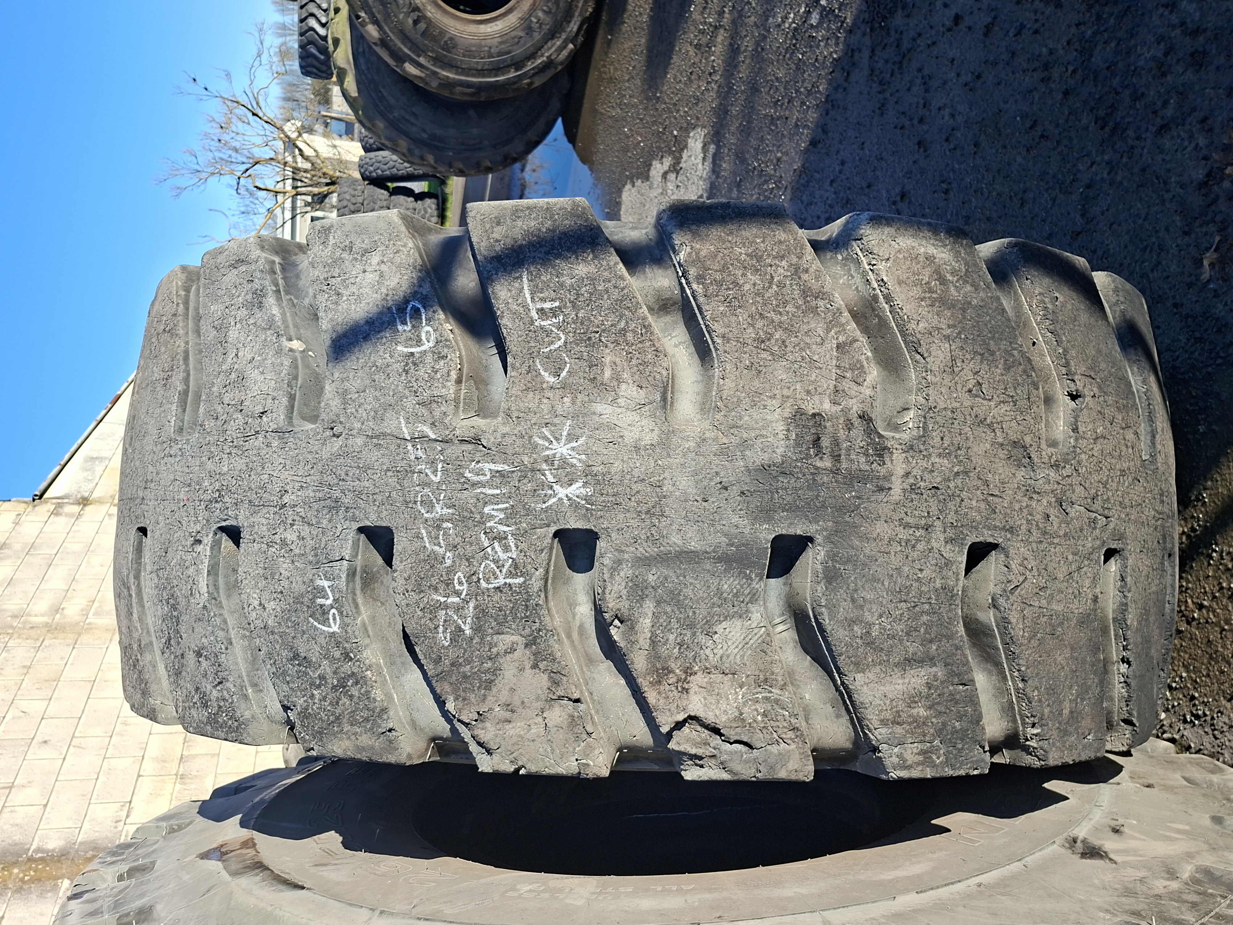 Tyre Image 2
