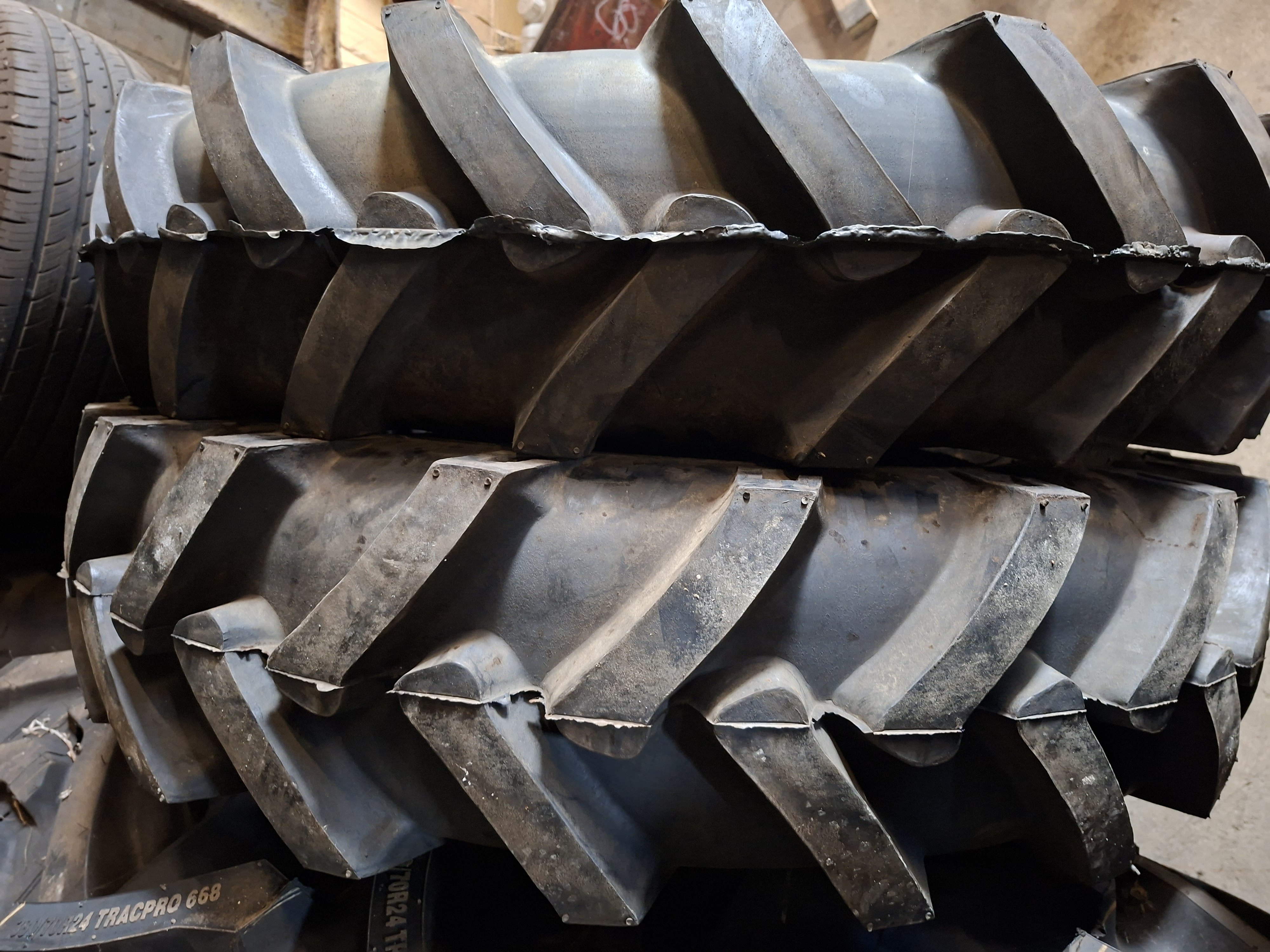 Tyre Image 2