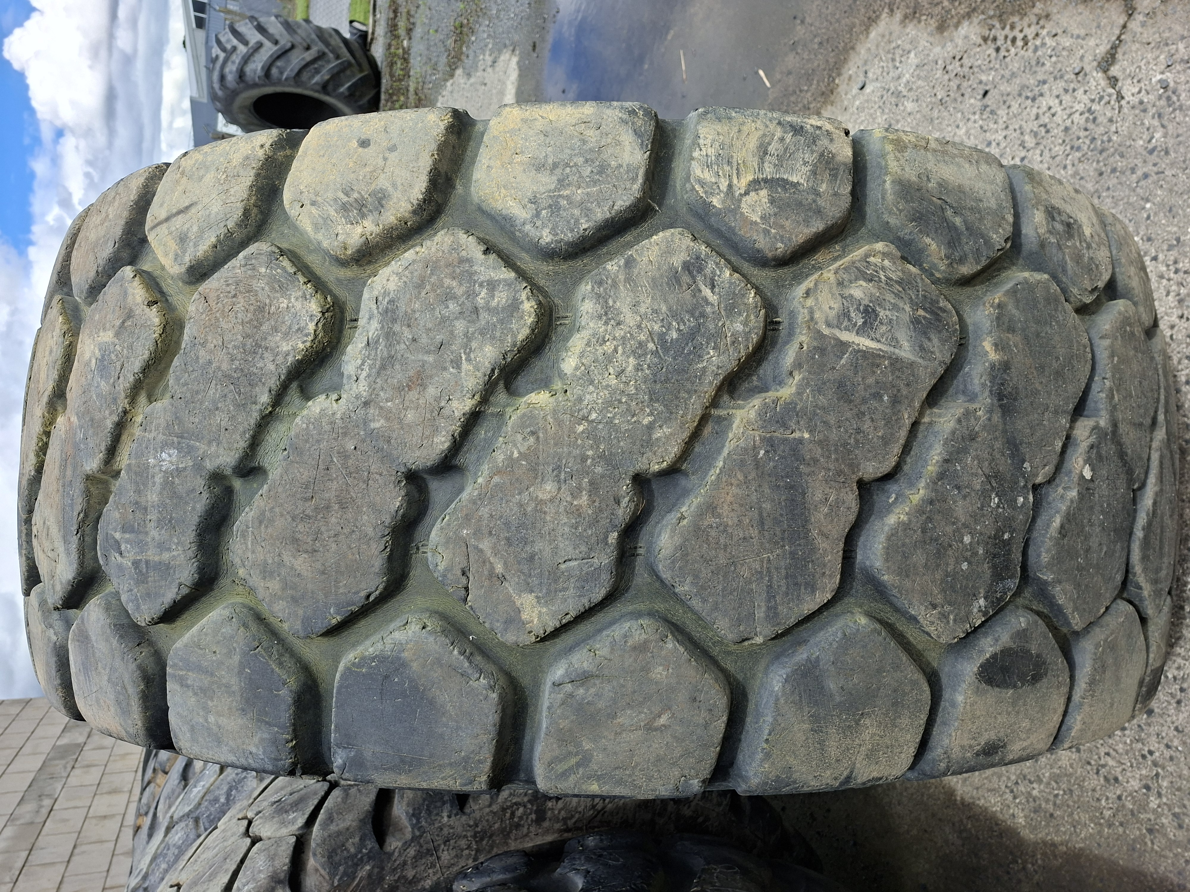 Tyre Image 2