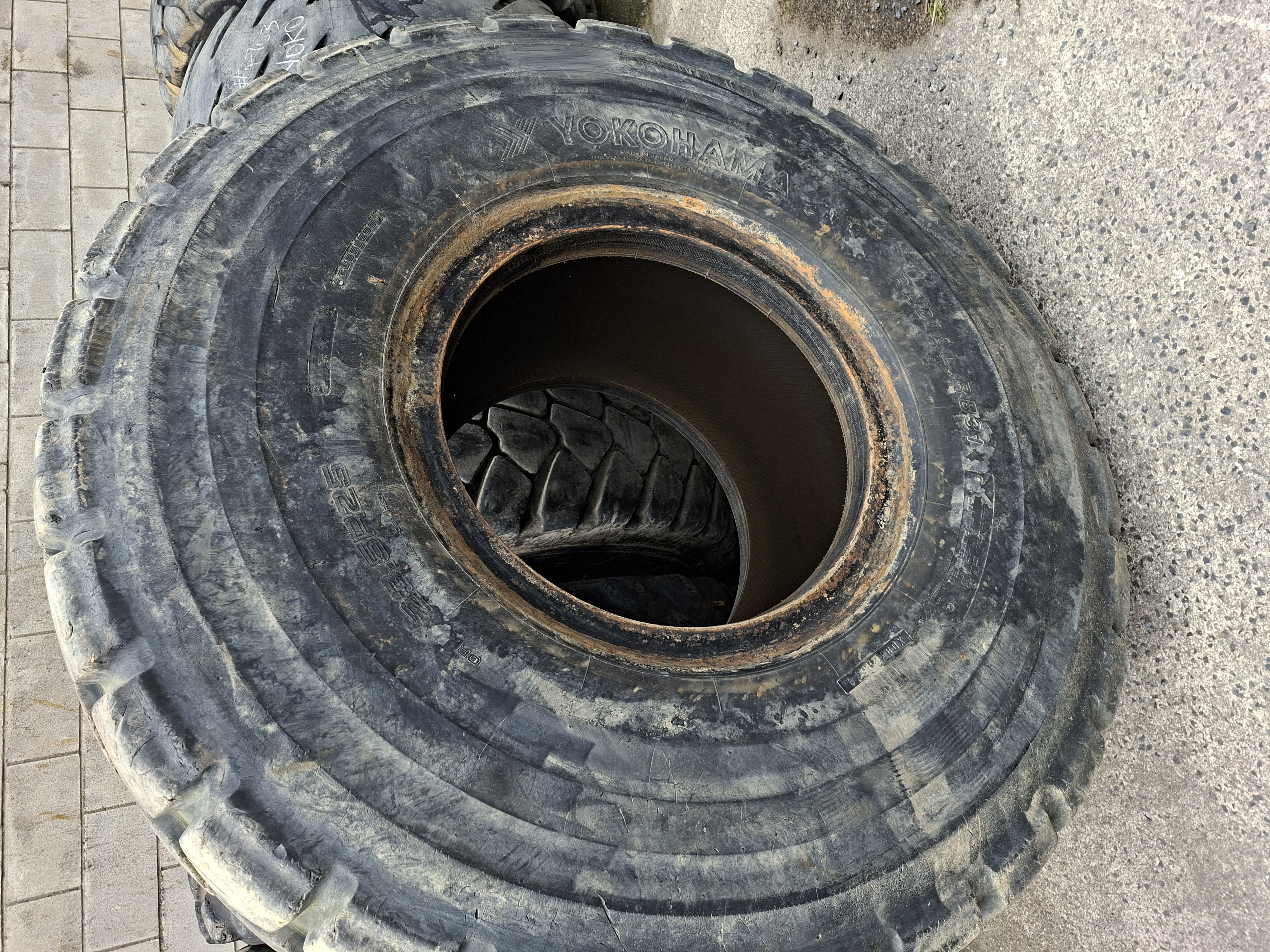 Tyre Image 3