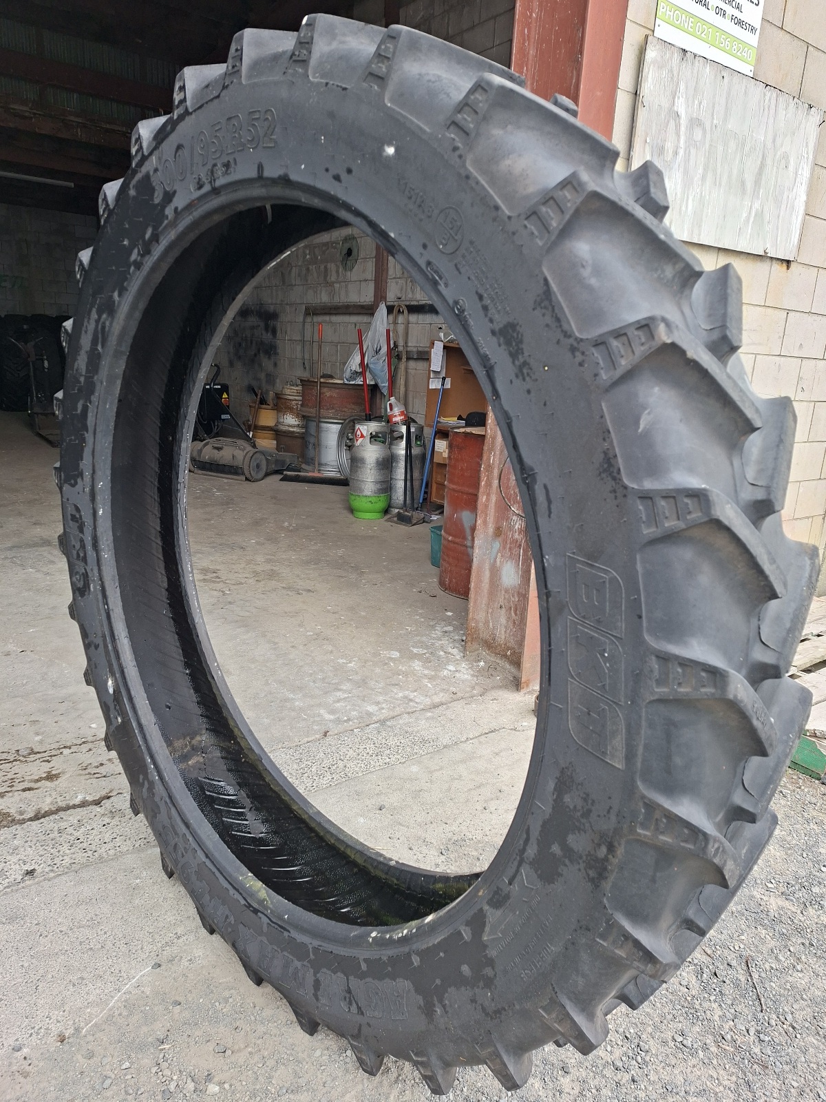 Tyre Image 2